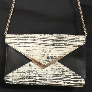 ALDO | 7 x 1.5 x 11 inches | Chain Handle Clutch Purse